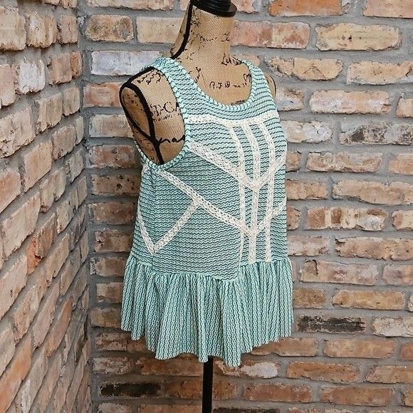 NWT Free People Ivory & Green lace peplum back cut out top size XS - Picture 4 of 11